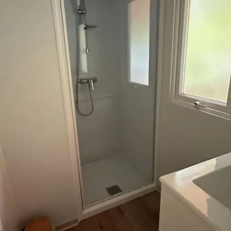 6 Pers Avec Terrasse Et Cuisine Equipee - Api-1-52-969 *